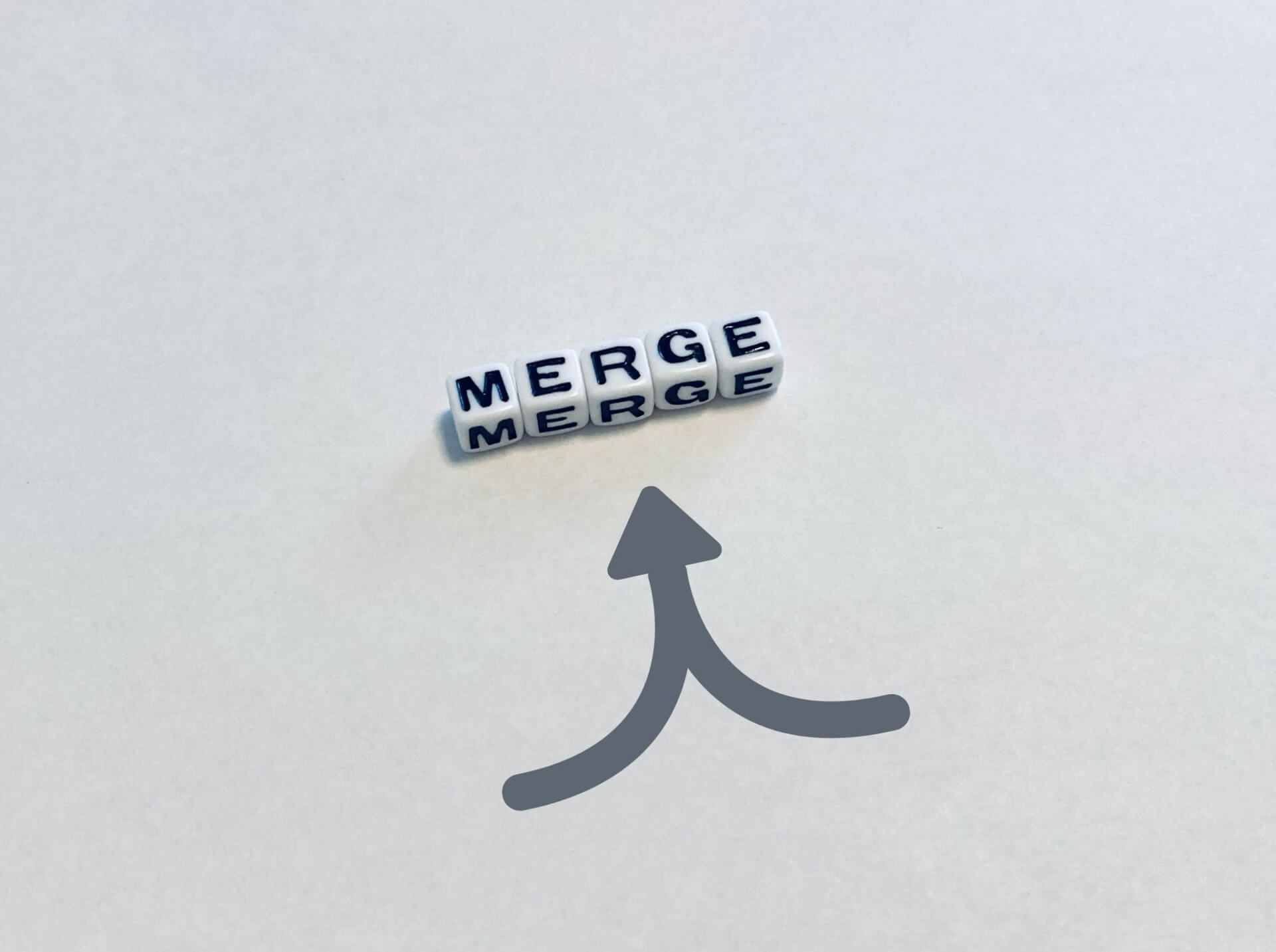 矢印で指し示された合併の文字